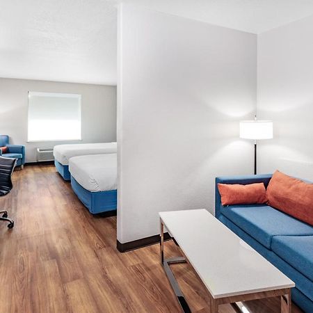 Days Inn & Suites By Wyndham San Antonio Near Frost Bank Center Luaran gambar