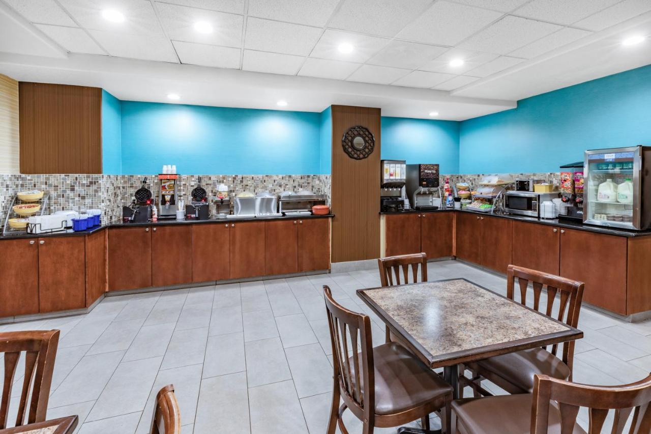 Days Inn & Suites By Wyndham San Antonio Near Frost Bank Center Luaran gambar