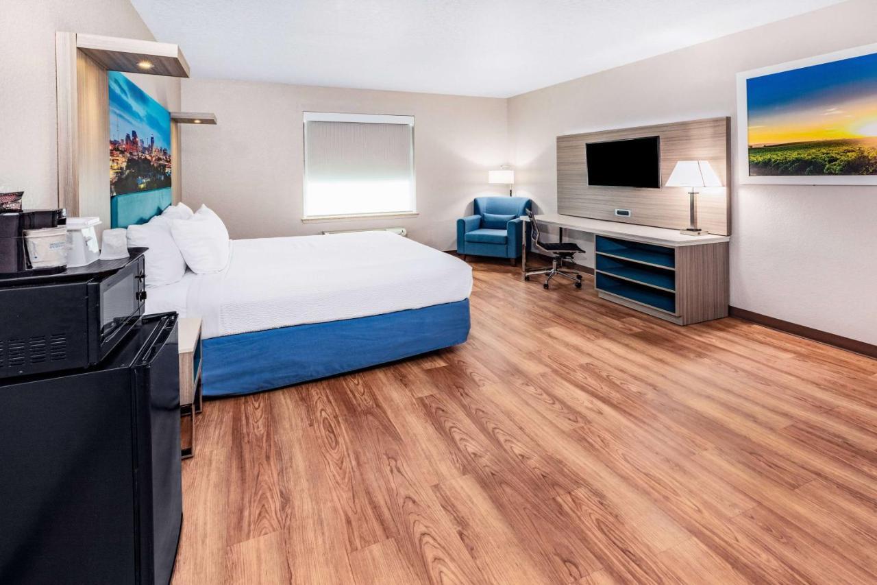 Days Inn & Suites By Wyndham San Antonio Near Frost Bank Center Luaran gambar