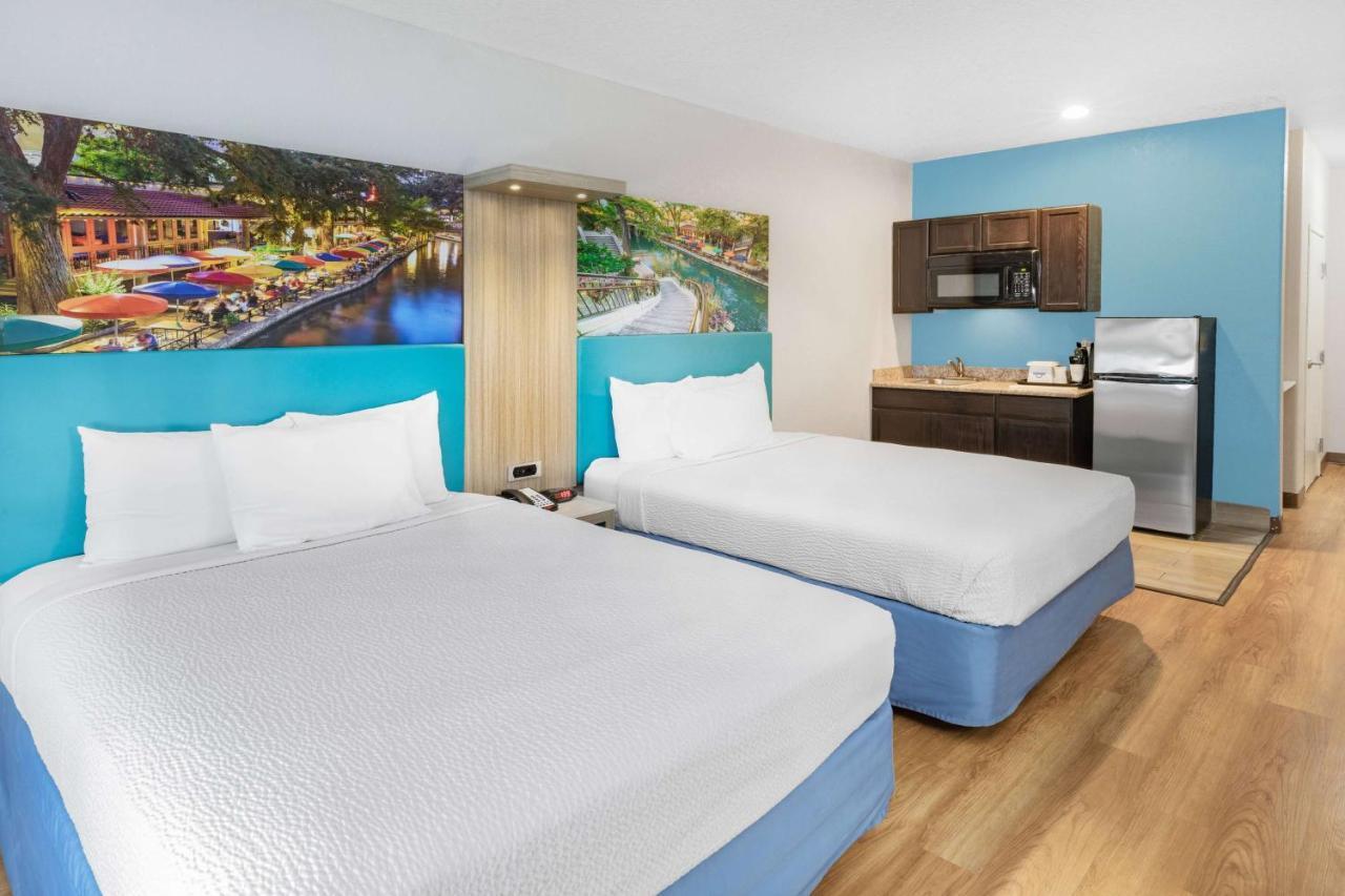 Days Inn & Suites By Wyndham San Antonio Near Frost Bank Center Luaran gambar