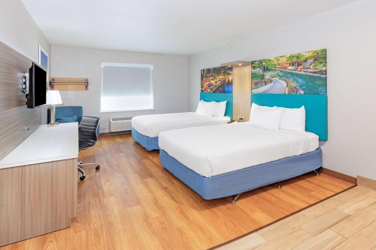 Days Inn & Suites By Wyndham San Antonio Near Frost Bank Center Luaran gambar