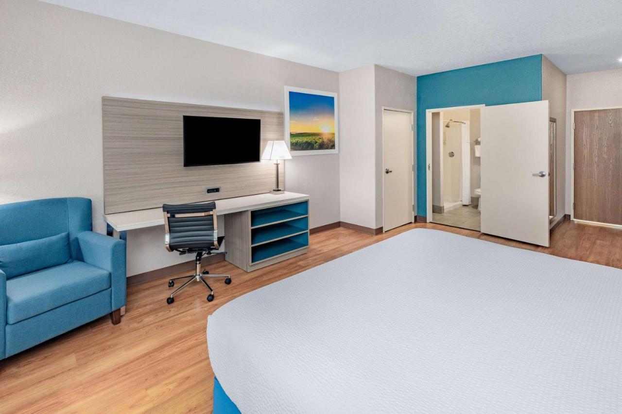 Days Inn & Suites By Wyndham San Antonio Near Frost Bank Center Luaran gambar