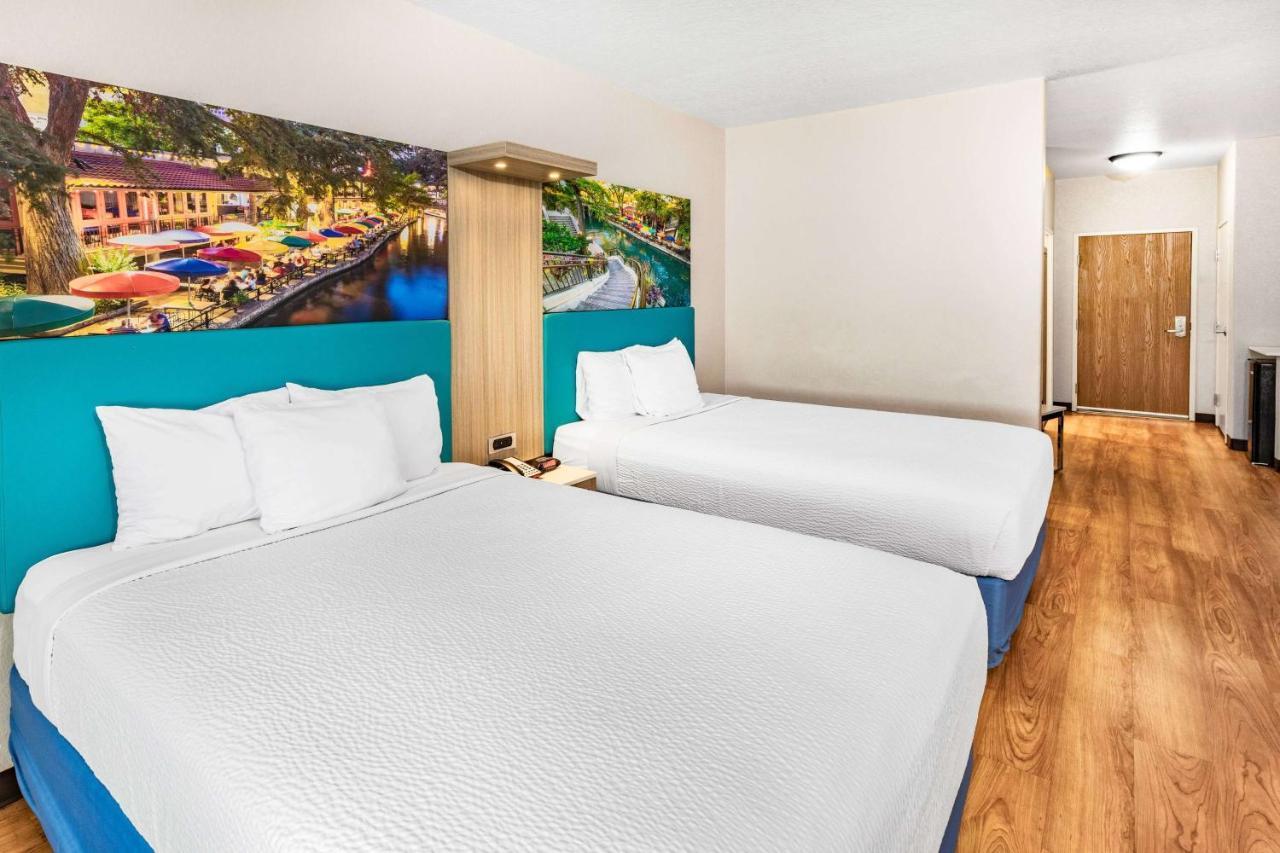 Days Inn & Suites By Wyndham San Antonio Near Frost Bank Center Luaran gambar
