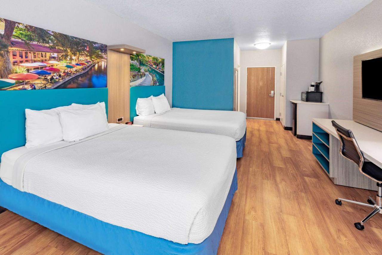 Days Inn & Suites By Wyndham San Antonio Near Frost Bank Center Luaran gambar