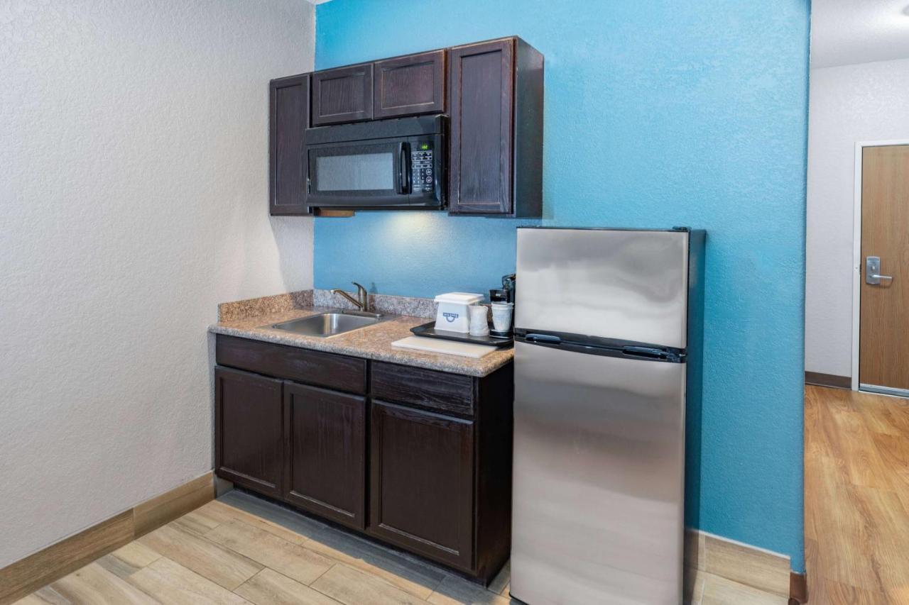 Days Inn & Suites By Wyndham San Antonio Near Frost Bank Center Luaran gambar
