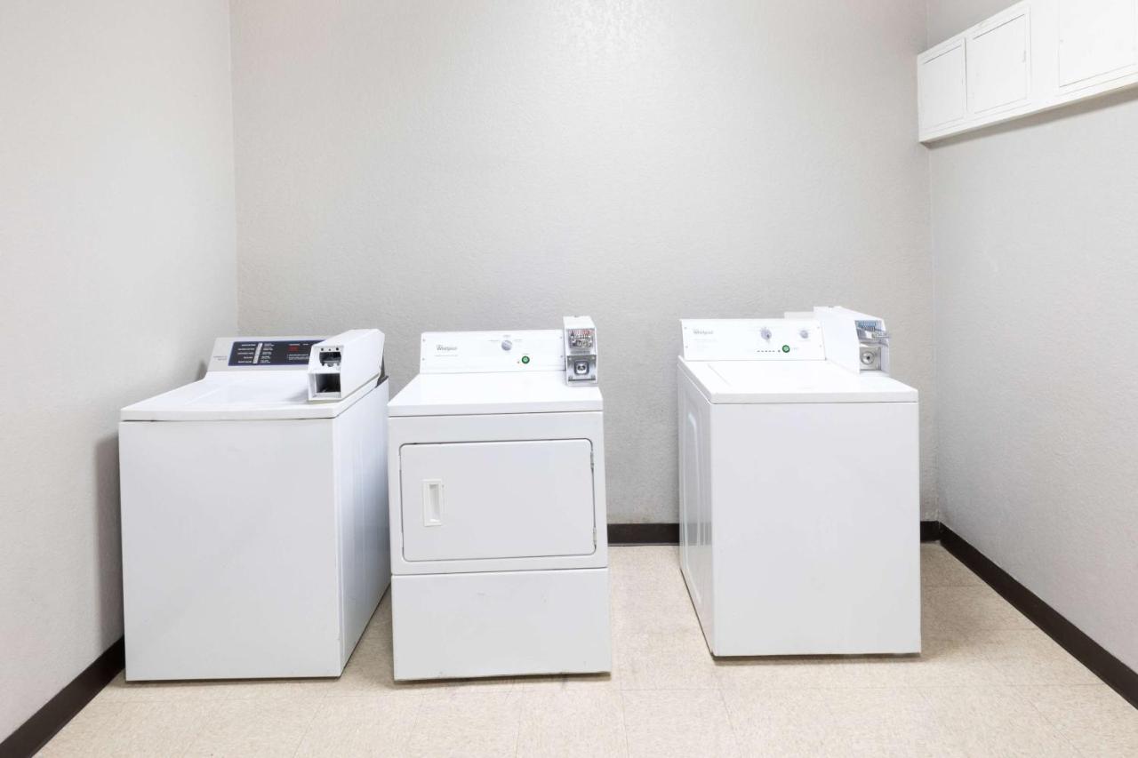 Days Inn & Suites By Wyndham San Antonio Near Frost Bank Center Luaran gambar
